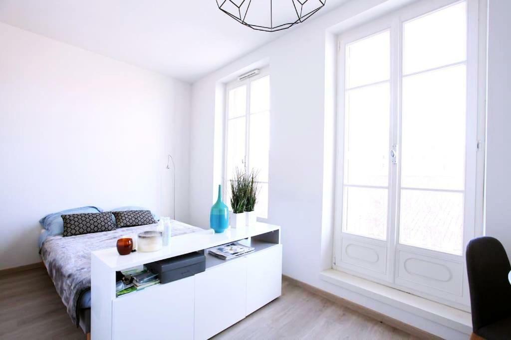 Grand Studio Au Pied Du Panier Apartment มาร์กเซย ภายนอก รูปภาพ